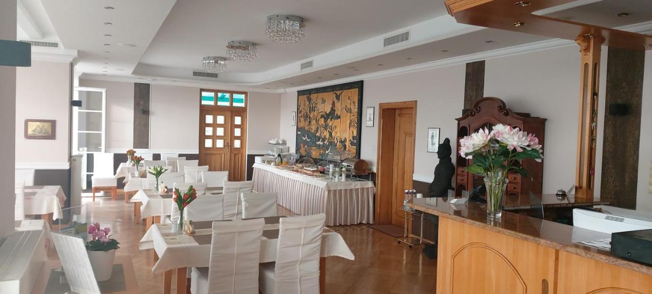 Le Lux Bed & Breakfast 3*