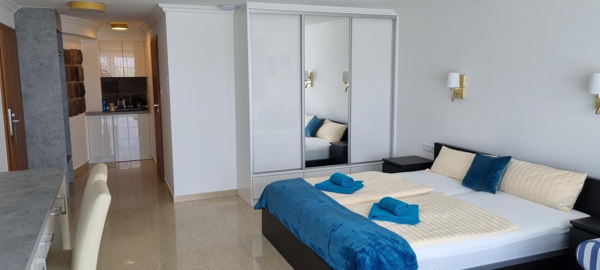 Le Lux Bed & Breakfast 3*