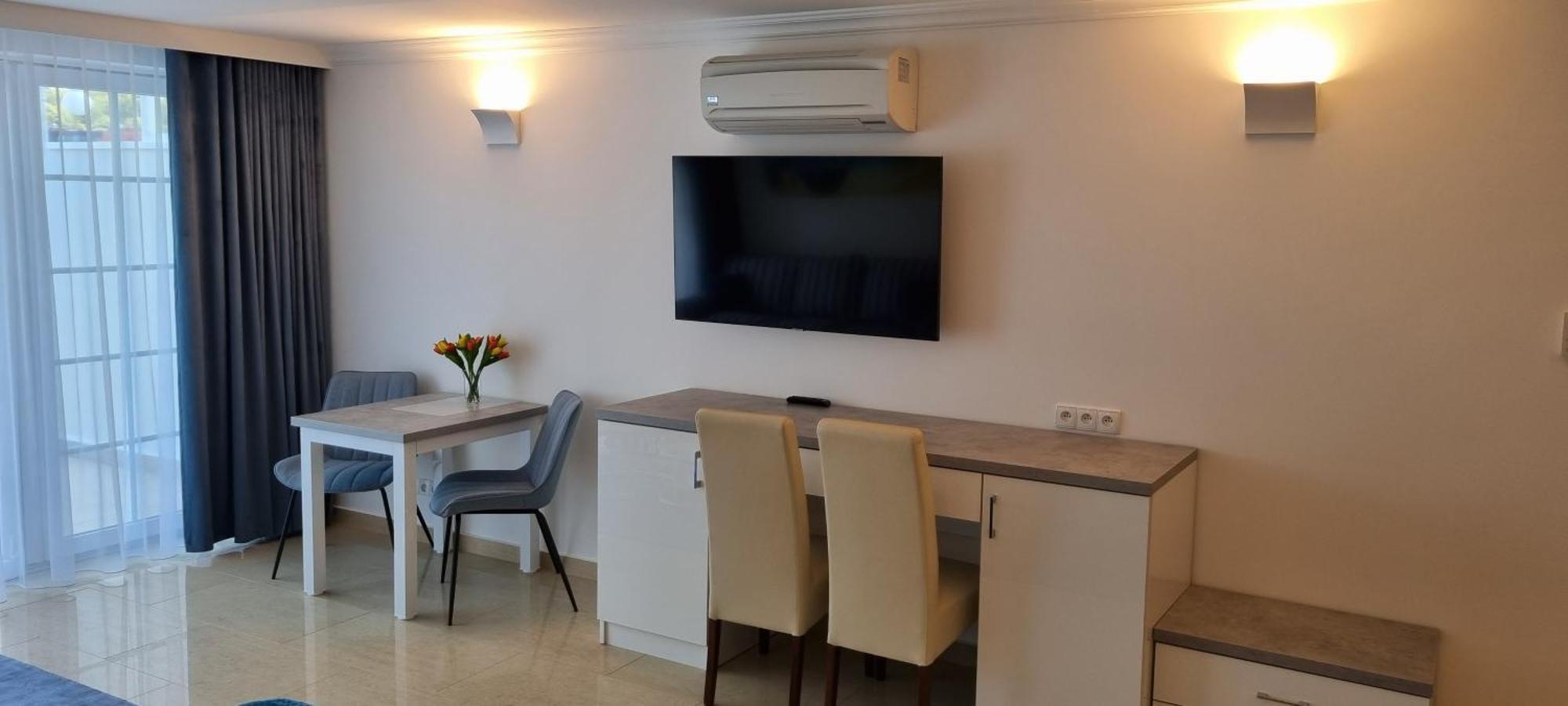 Le Lux Bed & Breakfast 3*